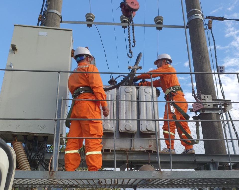Why is Vietnam stuck in power shortages and how are they dealing with them NEWS Reccessary